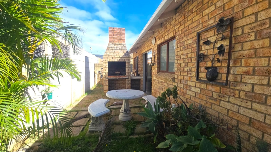 2 Bedroom Property for Sale in Jeffreys Bay Central Eastern Cape